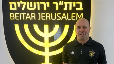 Photo of דני היימן ידליק את המנורה בבירה